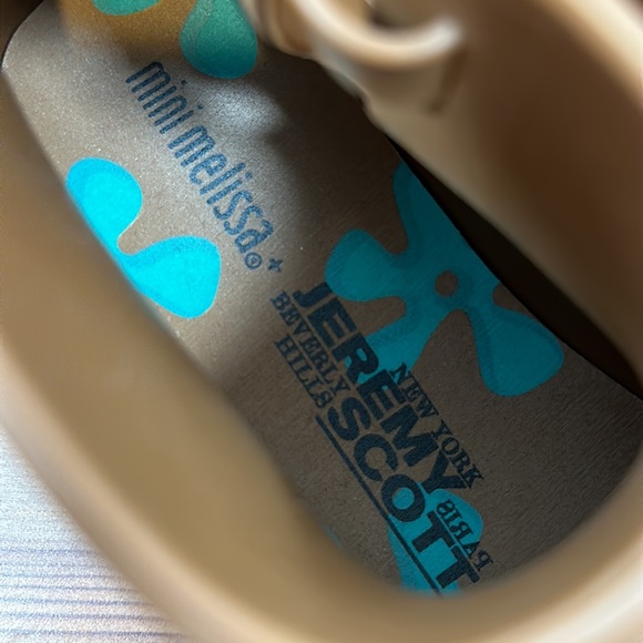 Mini Melissa + Jeremy Scott Monkey Boots - Picture 7 of 10